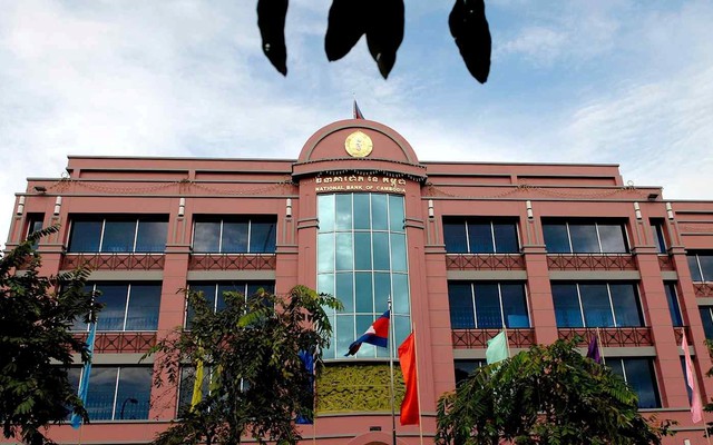 Nợ xấu tăng báo động, Campuchia vừa thực hiện việc chưa từng có trong lịch sử