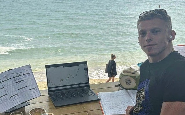 Đứa trẻ từng bị gắn mác "hư nhất nước" trở thành hiệu trưởng ở tuổi 24, kiếm 13 tỷ đồng mỗi năm