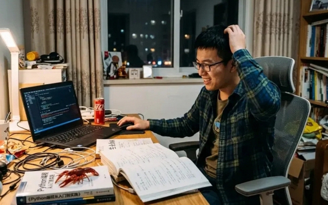 Nuôi tôm hùm được ví như "làm chơi ăn thật": Một người có thể kiếm 1 tỷ trong vài ngày, điều kiện cực dễ