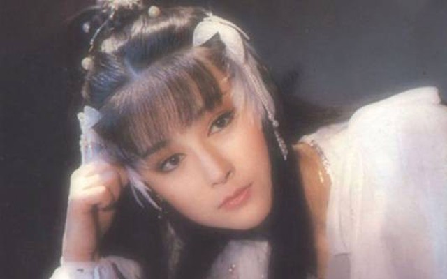 Nàng "Tiểu Long Nữ" độc thân gần nửa thế kỷ, trẻ trung nhờ tập gym và... chơi chứng khoán