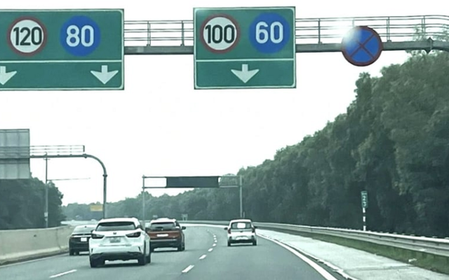Xe đi quá chậm trên cao tốc bị phạt bao nhiêu tiền?