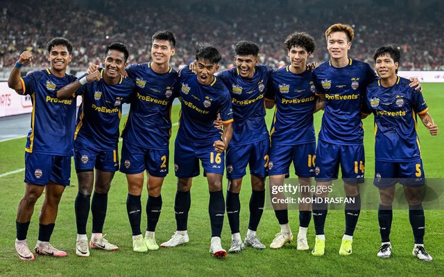 Học trò của HLV Kim Sang-sik bất ngờ từ giã ĐTQG