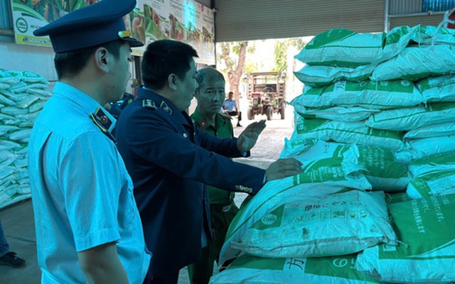 Một hộ kinh doanh vừa bị chuyển hồ sơ sang công an: Tang vật lên tới gần 90 tấn
