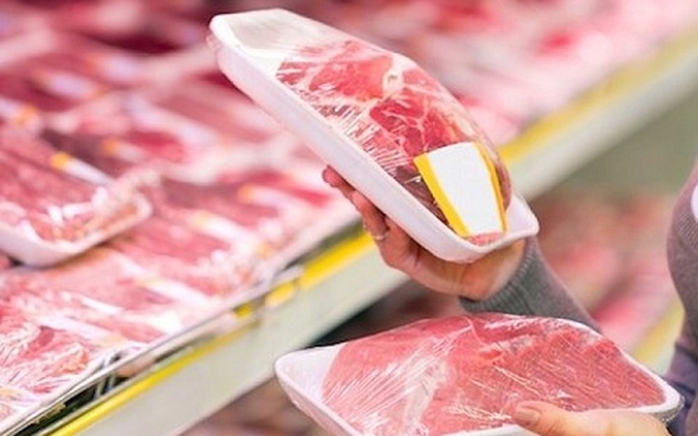 Thịt đóng khay nhìn giống nhau, nhưng người làm siêu thị chỉ chọn 1 kiểu