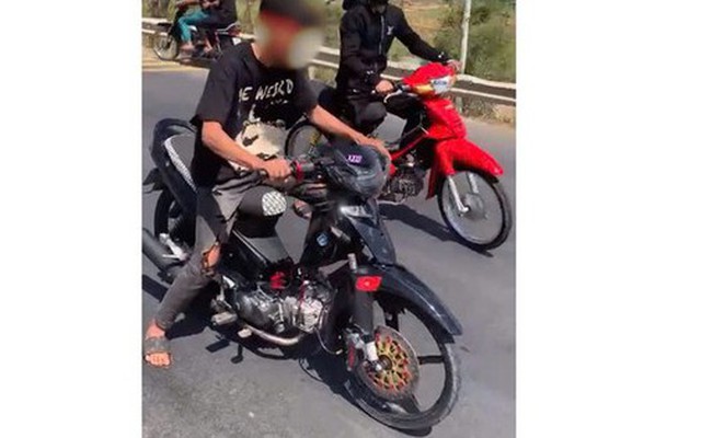 Gia Lai: Truy tìm nhóm thanh niên “đua kéo”, nẹt pô xe trên đường Trường Sơn Đông