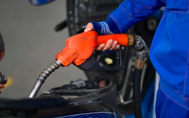 Phạt cây xăng do tự ý ngừng bán hàng