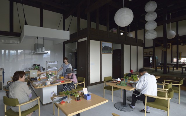 Viện dưỡng lão "đa thế hệ", người trẻ cũng muốn đến sống, nhiều người nhận xét: Như quán cà phê