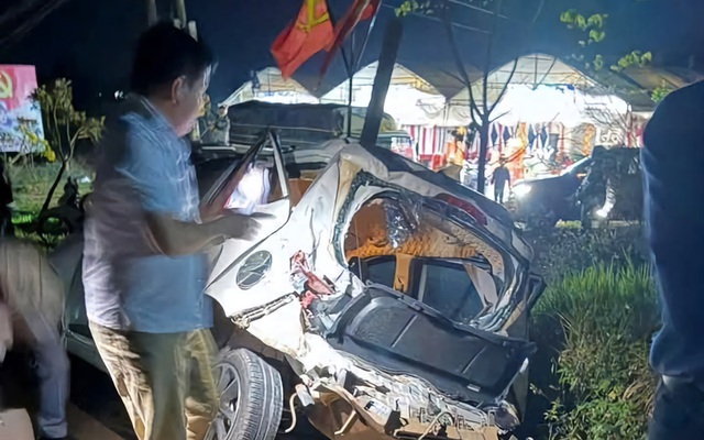 Xe tải tông liên tiếp 3 ô tô trên quốc lộ 29 tại Đắk Lắk, 1 người đi bộ tử vong