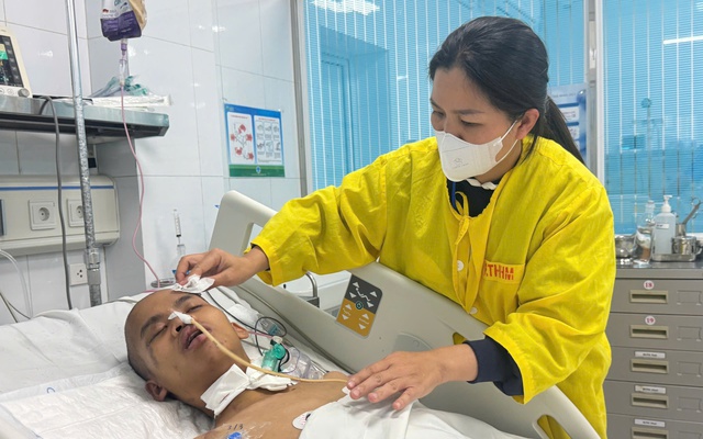 Chưa kịp thi tốt nghiệp, nam sinh lớp 12 hôn mê sâu: Gia cảnh khiến mọi người nghẹn lòng