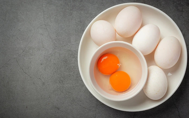 Lòng trắng trứng có thể giúp loại bỏ các hóa chất độc hại? Nghiên cứu mới tìm ra câu trả lời