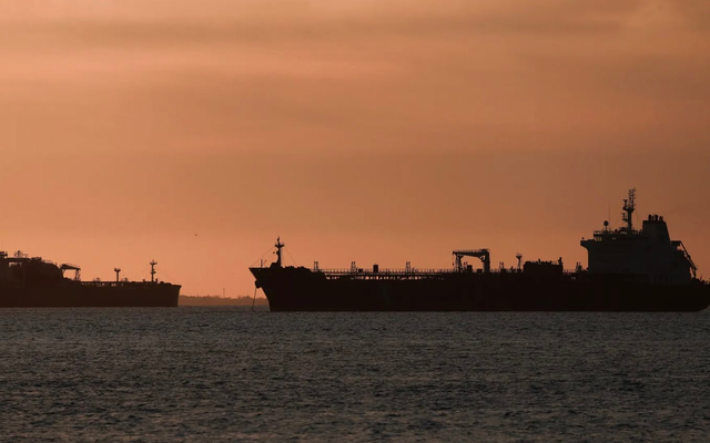 Chưa từng có: Một tàu chở 50.000 tấn khí đốt vừa vượt eo biển Hormuz bằng "lối đi riêng", hé lộ tuyến đường đặc biệt của Iran