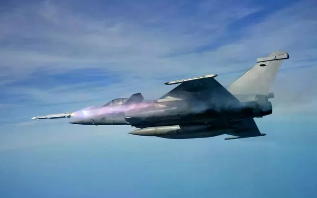 Pháp gặp ác mộng với việc dùng tên lửa MICA để đánh chặn UAV cảm tử Shahed của Iran