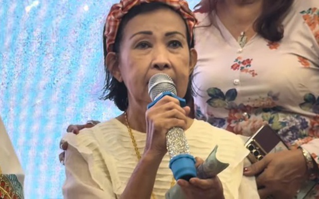 Vợ cũ Bảo Chung không đứng nổi, xúc động cầm 20 triệu