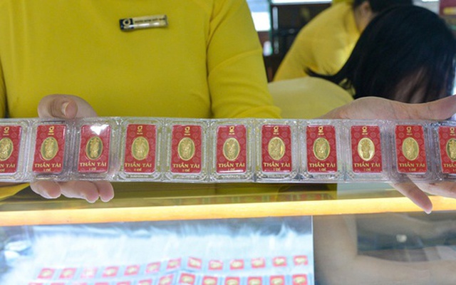 Giá vàng hôm nay 2-3: Vàng bạc cùng tăng giá mạnh