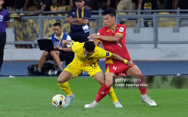 HLV Kim Sang-sik gặp khó: Ngôi sao 2 lần vô địch AFF Cup xác nhận không thể đấu Malaysia