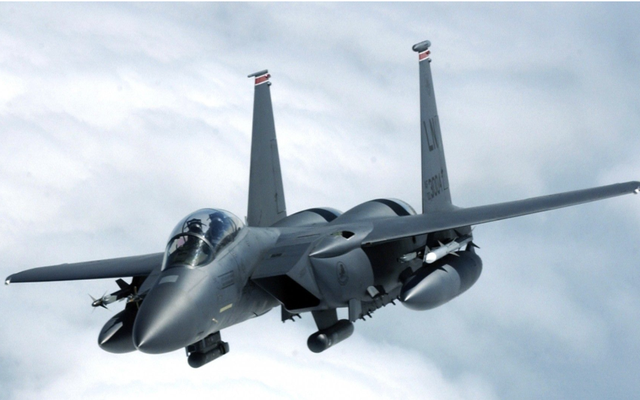 Kuwait bắn nhầm 3 máy bay chiến đấu của Mỹ, phi công nhảy dù thoát hiểm