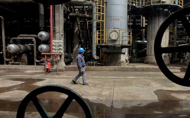 Lộ 'đại gia' đứng sau mua 90% dầu thô xuất khẩu của Iran, dùng đồng nội tệ giúp Tehran nhập nhiều loại hàng hóa dù bị trừng phạt