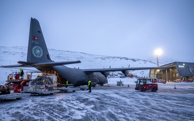 Đan Mạch âm thầm phá các sân bay tại Greenland