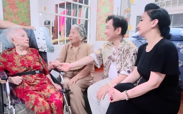 Nữ NSND từ Mỹ về Việt Nam sau 14 năm cùng đàn em làm 1 việc