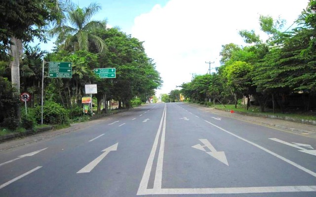 Khách Việt bất ngờ khi tới Bali: Không được ra ngoài, không đèn đường, không mua sắm - Đang có chuyện gì?