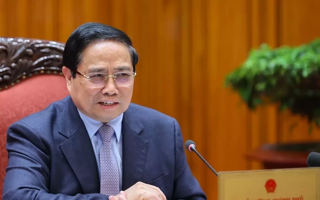 Thủ tướng: Khuyến khích người dân sử dụng phương tiện công cộng, xe điện