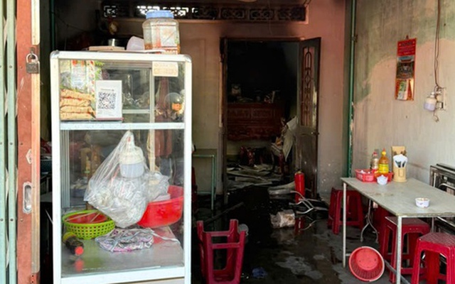 Người đàn ông kể lại khoảnh khắc cứu 4 bà cháu trong căn nhà đang cháy