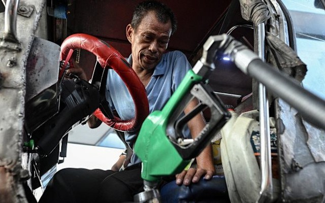 Khủng hoảng nhiên liệu: Láng giềng của Việt Nam và Thái Lan chỉ còn xăng dầu đủ dùng trong 25 ngày