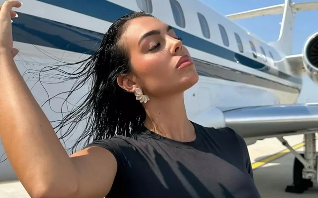 Bức ảnh toát ra mùi tiền của Ronaldo và bạn gái