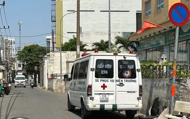 Người đàn ông tử vong trong tư thế treo cổ tại nhà trọ không số ở TPHCM