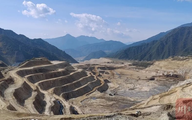 Không cần khoan sâu, phát hiện mỏ ‘kho báu’ gần 10 triệu tấn, trị giá lên đến 200 tỷ USD, chứa một yếu tố cực quan trọng để khai thác dầu khí