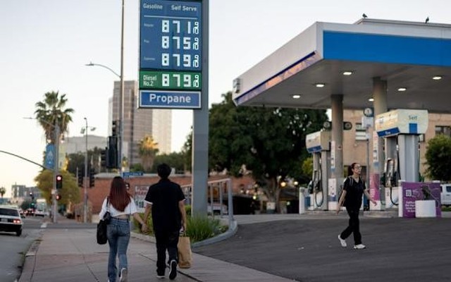 Giá dầu lại tăng sau những lời đe dọa đáp trả đanh thép giữa Mỹ và Iran