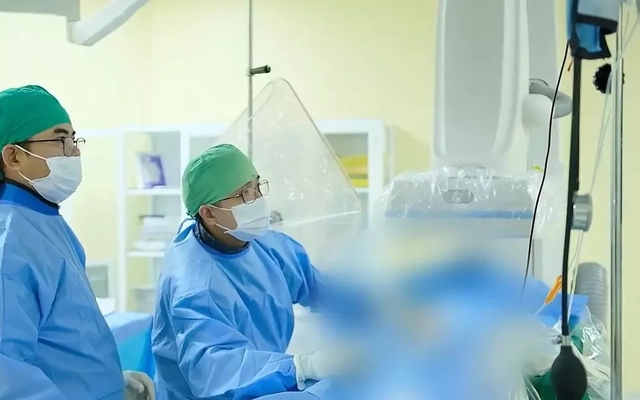 Chạy nước rút cứu bệnh nhân hai lần 'ho ra máu sét đánh'