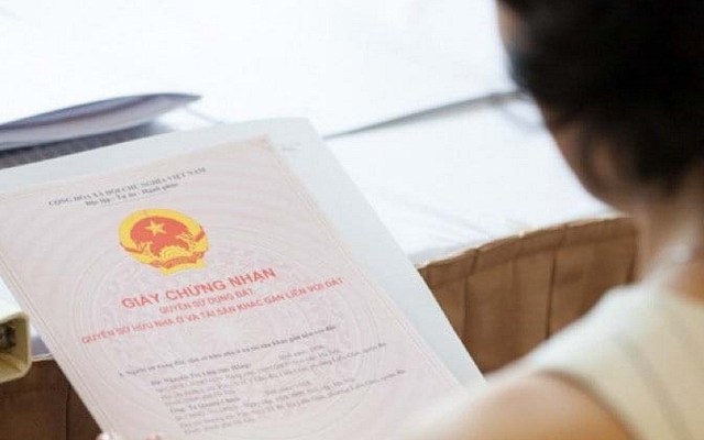 Tôi bị đẩy ra khỏi căn nhà mình góp tiền mua, lý do khiến tôi không thể phản bác