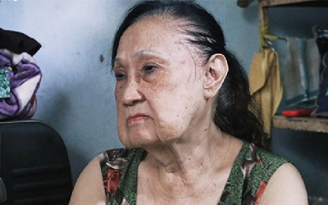 Nữ nghệ sĩ bị chồng bỏ, con trai qua đời: "Khán giả tới cho tôi gạo ăn"