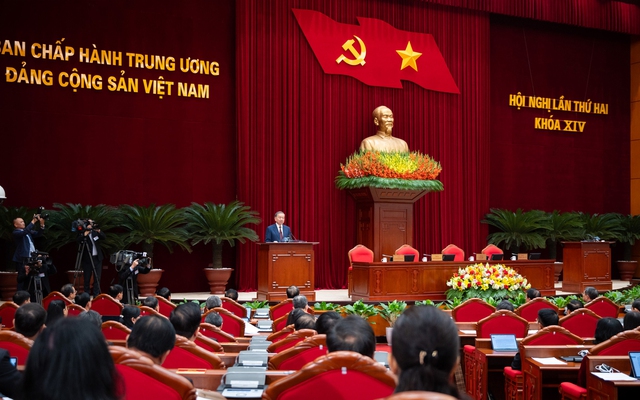 Toàn cảnh phiên bế mạc Hội nghị lần thứ 2 Ban Chấp hành Trung ương Đảng khóa XIV