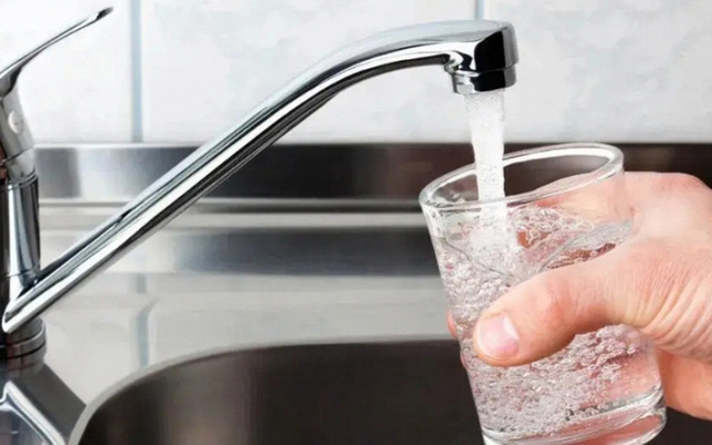 Uống nước máy đun sôi trong thời gian dài có nguy hại gì?