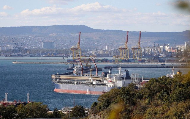 Vì sao EU phải tạm dừng lệnh cấm hoàn toàn dầu mỏ Nga?