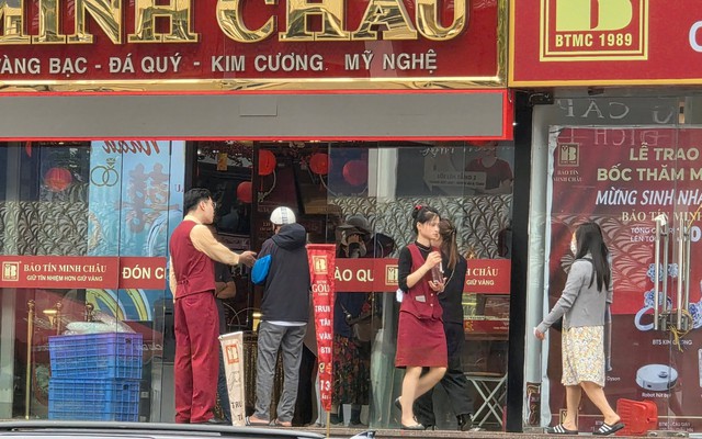 Đúng 12h Bảo Tín Minh Châu mở cửa, bất ngờ giá vàng SJC tại đây!