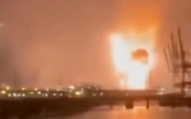 Cảng Nga dừng bốc xếp dầu sau đợt tấn công bằng UAV lớn chưa từng có của Ukraine