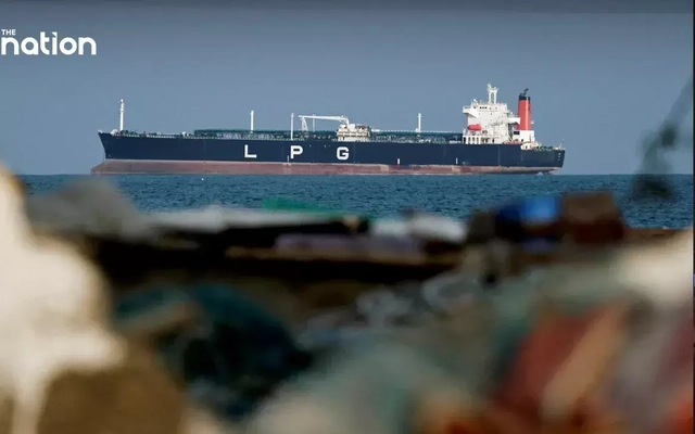 Tàu chở dầu Thái Lan đi qua eo biển Hormuz an toàn
