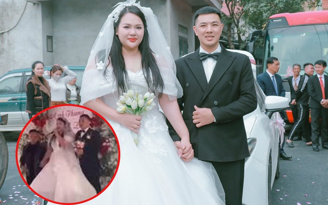 Mẹ và bố dượng bị tạt mắm tôm ngay trên sân khấu ngày cưới, con trai chứng kiến nói câu nghẹn lòng