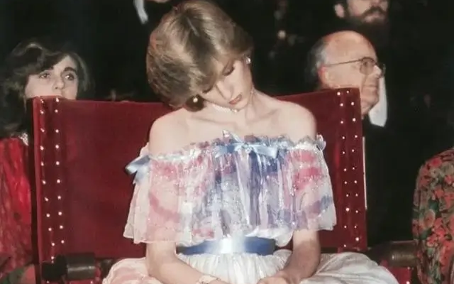 Chưa ai quên được vẻ đẹp "Công chúa ngủ trong rừng" khuynh nước khuynh thành của Công nương Diana từ 45 năm trước