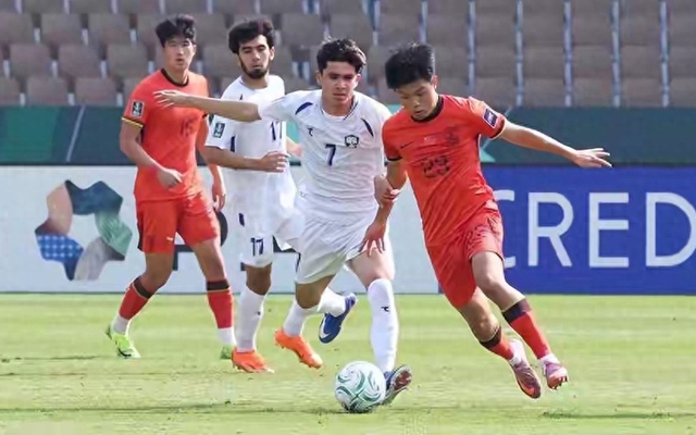 Tuyển Trung Quốc thua ngược theo kịch bản nghẹt thở