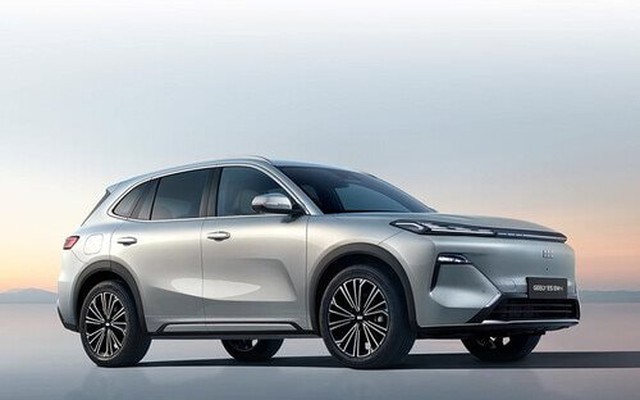 Geely ra mắt đối thủ Mazda CX-5 tại Việt Nam: Vừa lập kỷ lục chạy hơn 1.800 km một lần nạp nhiên liệu, giá từ 789 triệu đồng