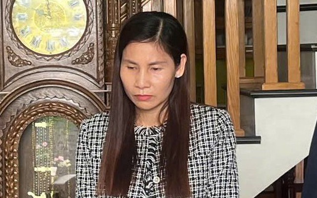 Thi hành lệnh khám xét, bắt tạm giam Mai Thị Minh