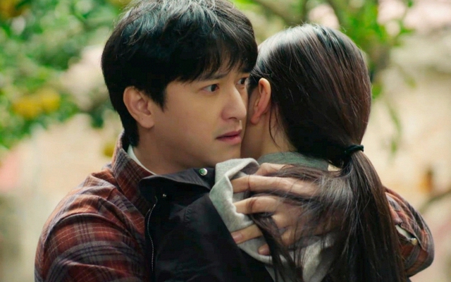 Đôi mắt trợn trừng đáng sợ của Huỳnh Anh