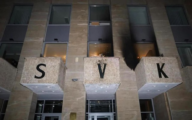 Trung tâm văn hóa Nga tại Praha (Czech) bị tấn công bằng bom xăng