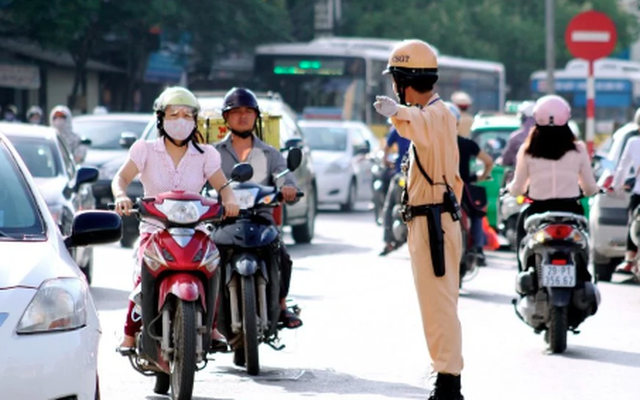 Người tham gia giao thông chú ý: Vượt PHẢI kiểu này có thể bị phạt lên tới 22 triệu đồng