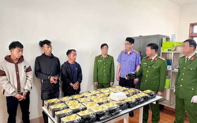 Triệt phá đường dây ma túy xuyên biên giới, thu hơn 34kg ma tuý và súng đã lên nòng