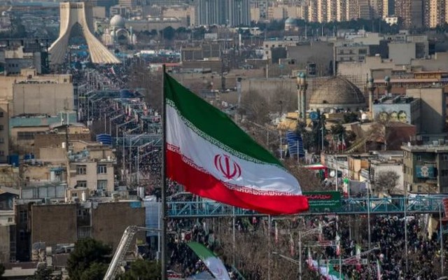 Top 3 thế giới về sản xuất "máu cho nền kinh tế", tăng trưởng GDP của Iran vẫn gần như bằng 0